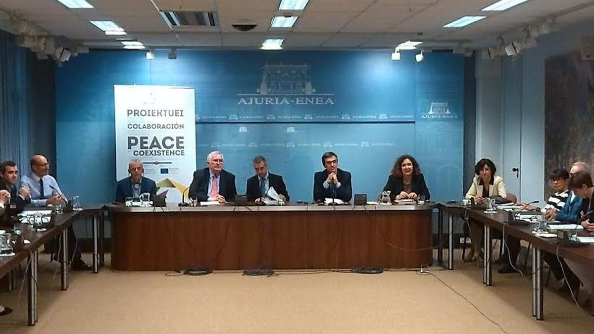 Urkullu confía en que la colaboración con Irlanda del Norte ayude en el "nada sencillo" objetivo de la convivencia