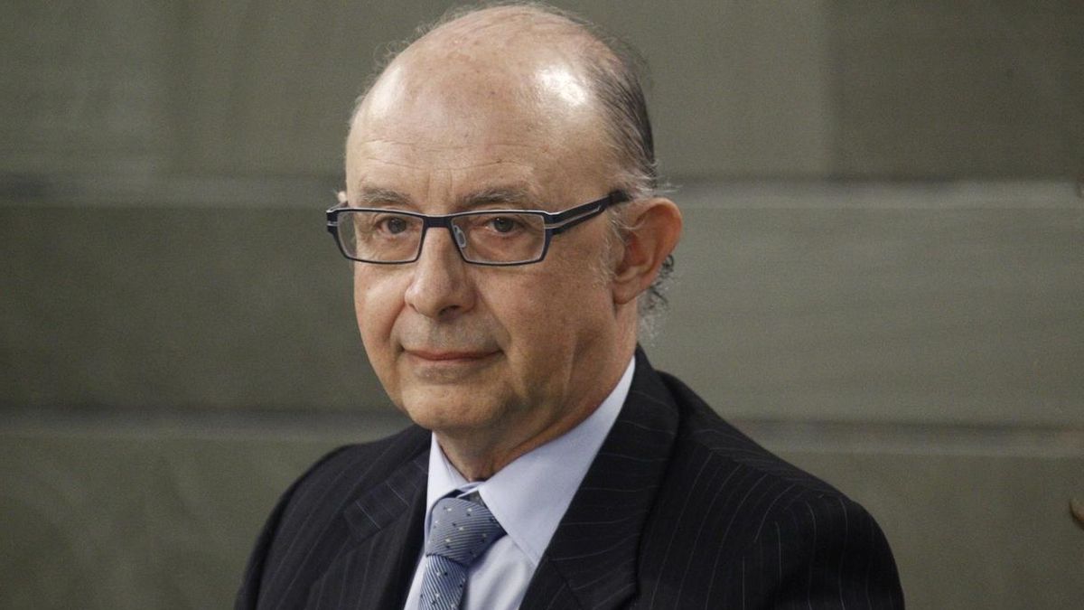 El Gobierno convoca 7.416 nuevas plazas para funcionarios y 3.834 de promoción interna para 2015