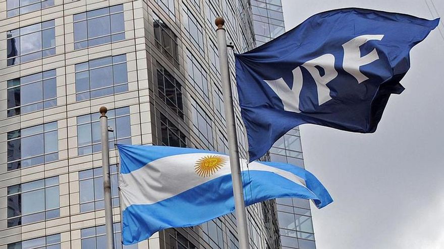 YPF ofrece más efectivo para intentar cerrar contra reloj su canje con bonistas internacionales