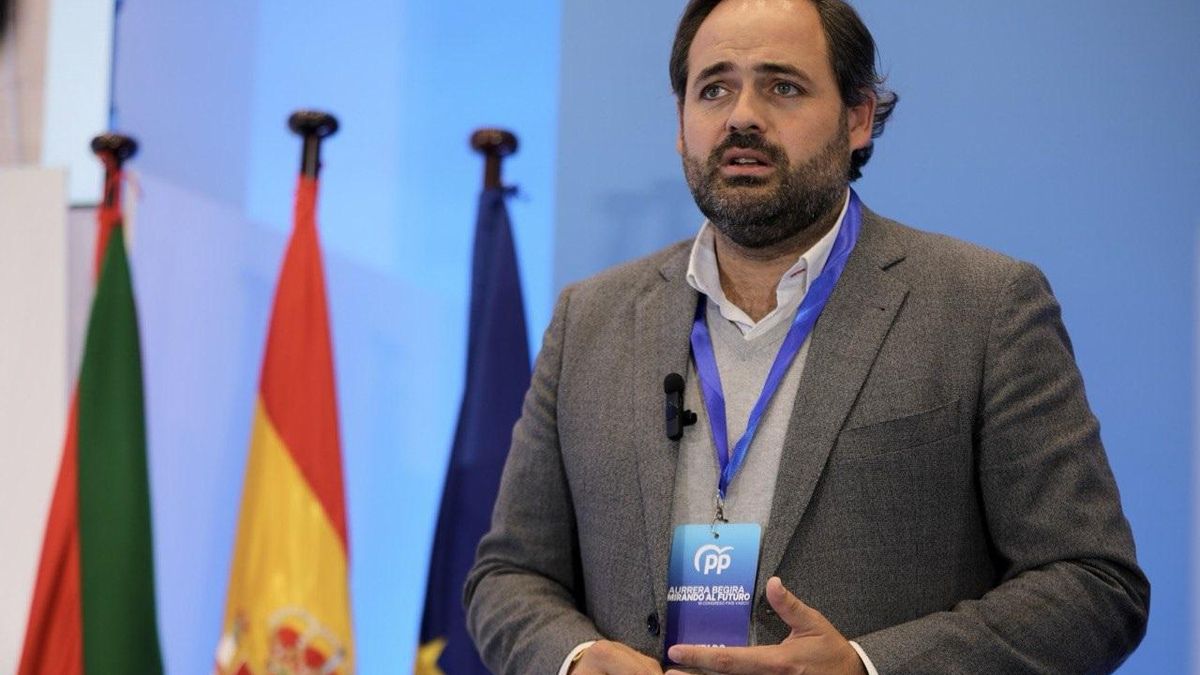 El presidente del PP de Castilla-La Mancha, Paco Núñez, en Vitoria.