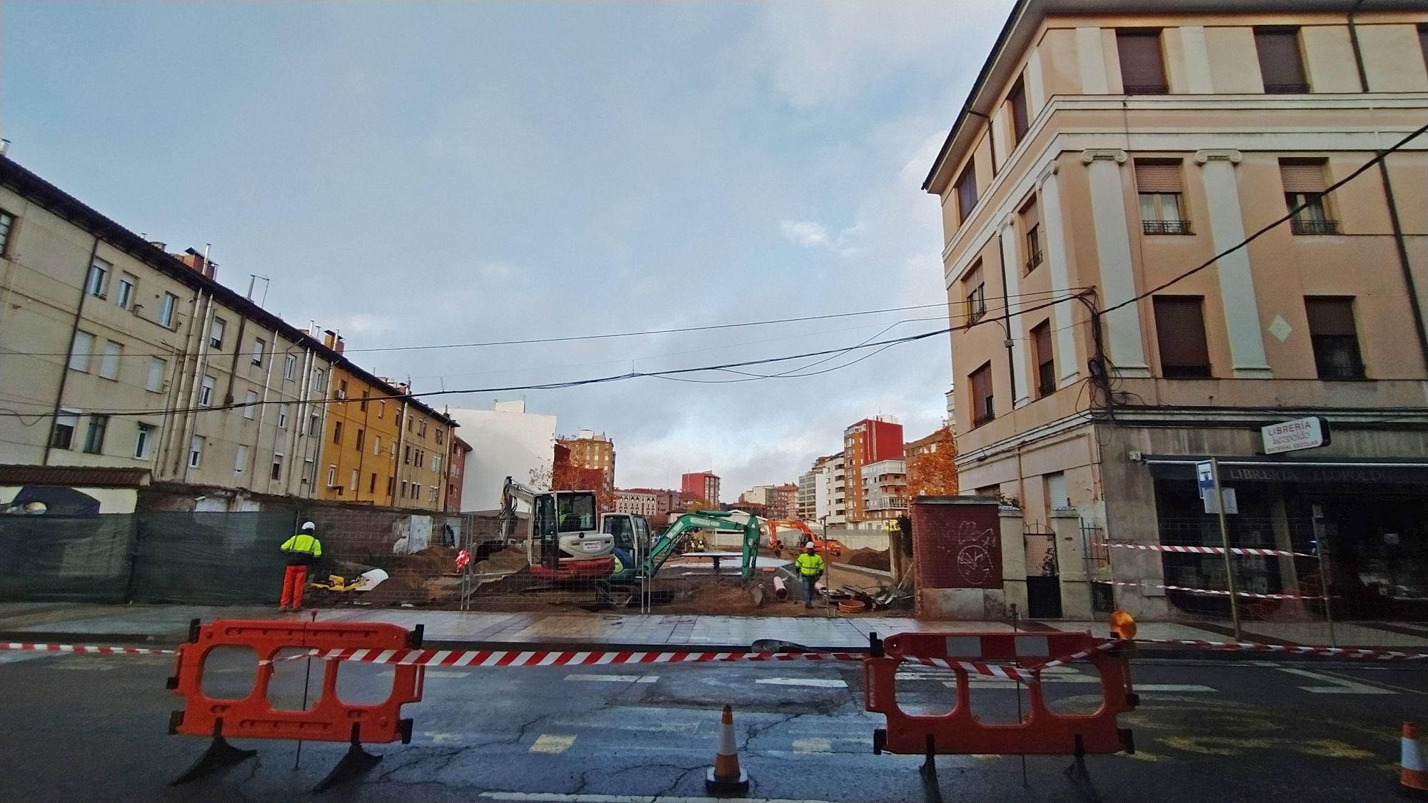 Un vistazo a los trabajos de la nueva calle entre Ramón y Cajal y la Estación de la Feve