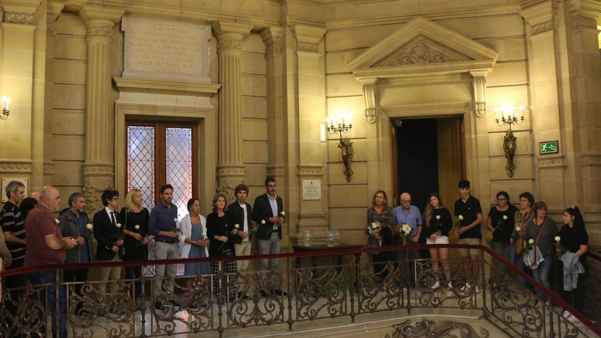 El Ayuntamiento de San Sebastián homenajea al concejal de HB Tomás Alba en el 40 aniversario de su asesinato