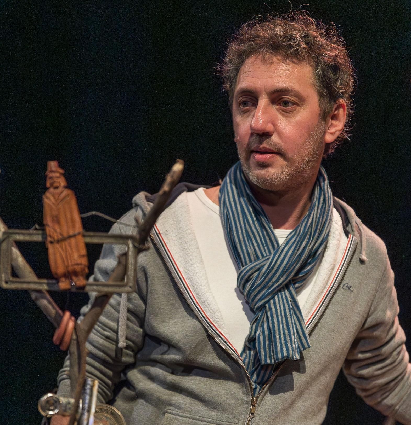 Andres Binetti, dramaturgo y director.