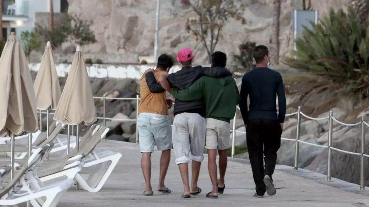 Imagen de archivo de un grupo de menores en Canarias