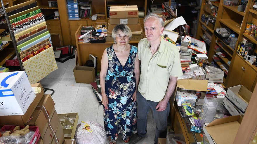 La papelería centenaria que se niega a convertirse en un comercio turístico: "Me ofrecían 5.000 euros por el alquiler"