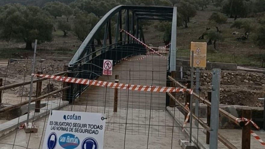 Puente cerrado en Benaoján