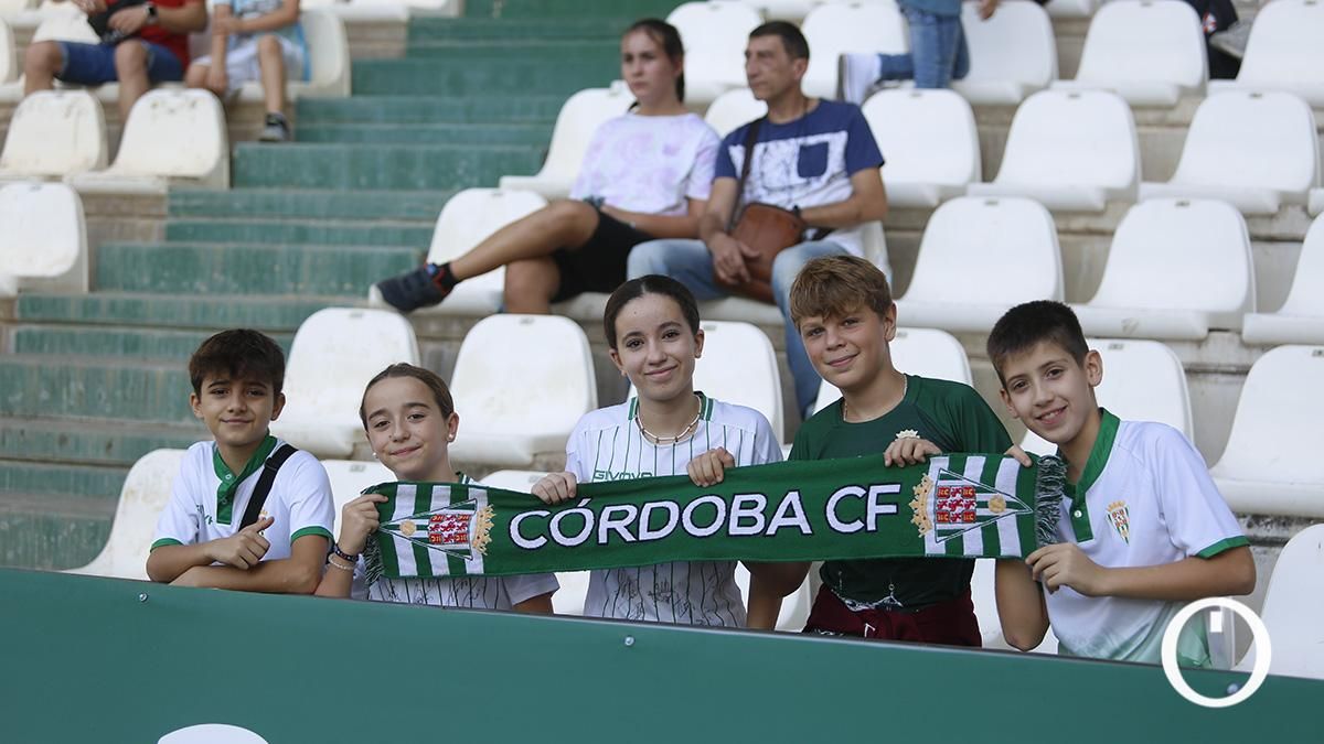 Grada Blanquiverde del encuentro entre el Córdoba CF y AD Mérida