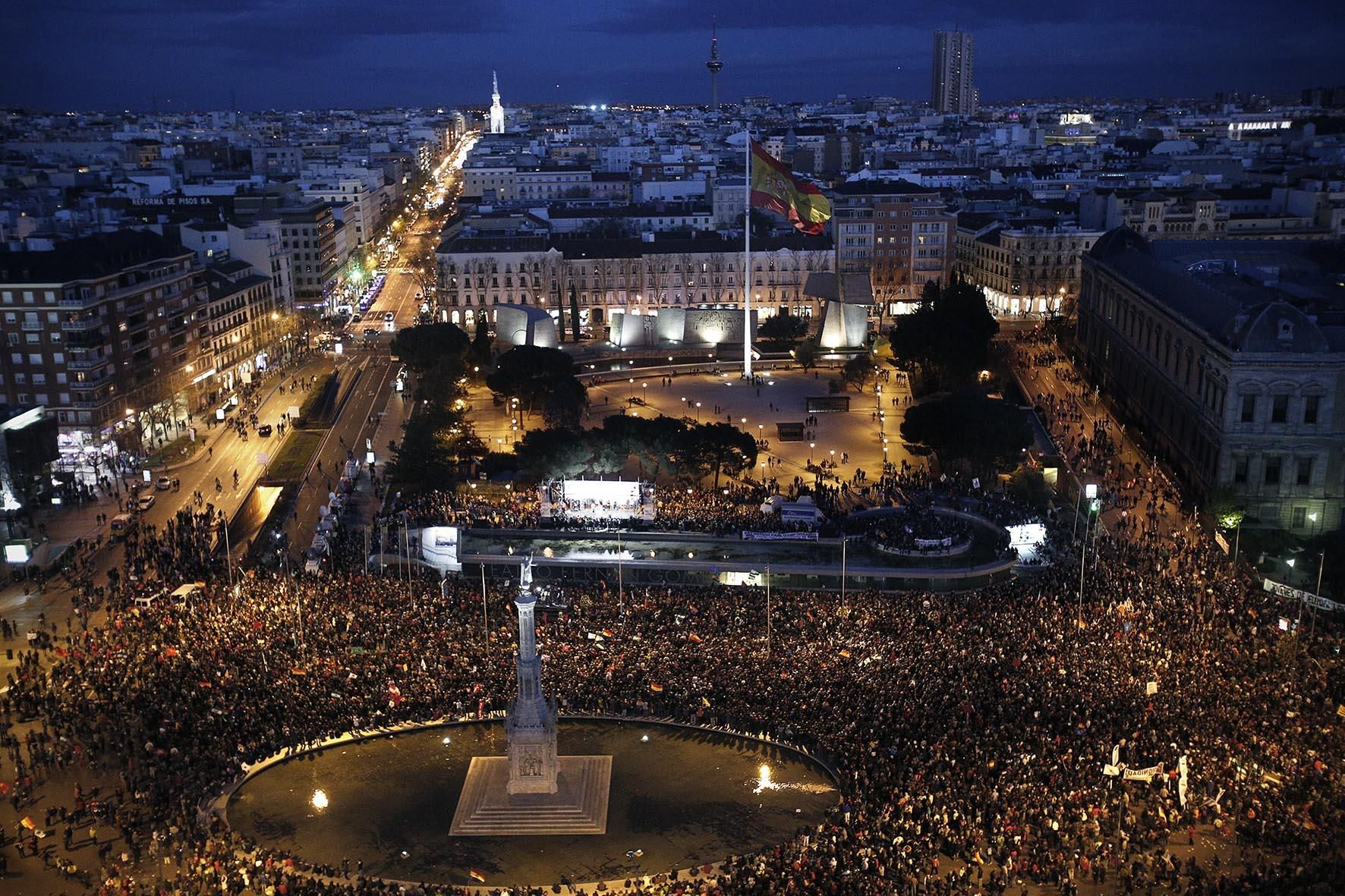 Así estuvo la plaza de Colón en algunos momentos tras las marchas / Olmo Calvo