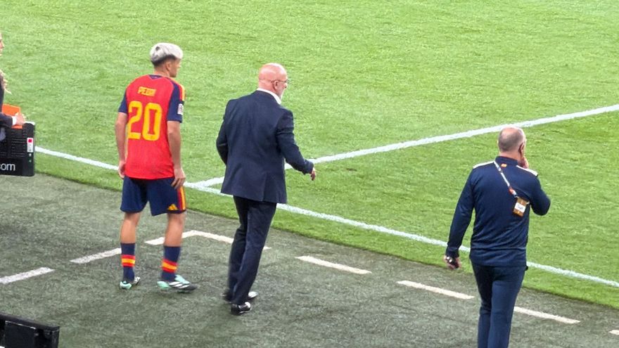 Pedri se convierte en el primer tinerfeño que juega con España en Wembley