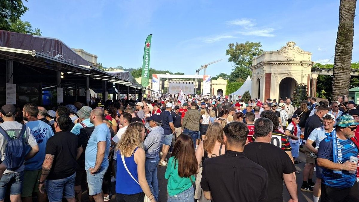 Miles de aficionados del rugby inundan Bilbao en las finales europeas: "Aunque seamos rivales, todos somos amigos"