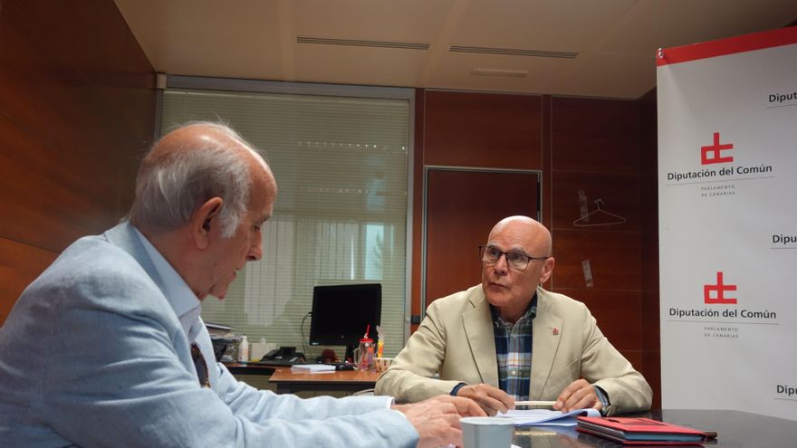 El diputado del Común elevará al Gobierno de Canarias y al Defensor del Pueblo las quejas de los afectados por la Ley de Costas