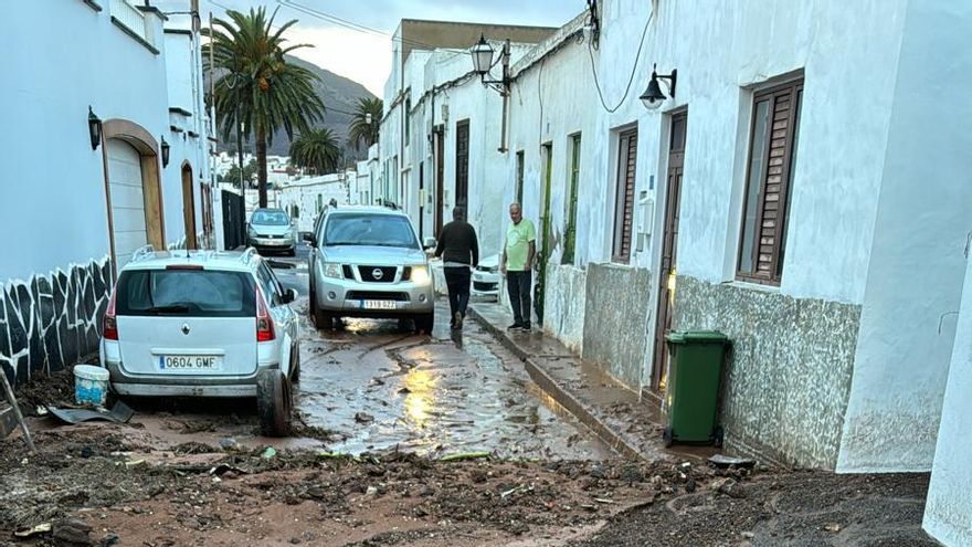 El Gobierno canario declara la alerta por lluvia y la prealerta por nieve, viento, oleaje y tormentas