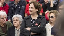 Ada Colau, junto con la luchadora antifranquista, Maria Salvo