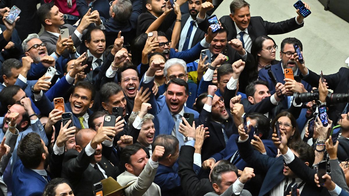 El senador Flávio Bolsonaro, hijo del expresidente de Brasil Jair Bolsonaro. EFE / Andre Borges