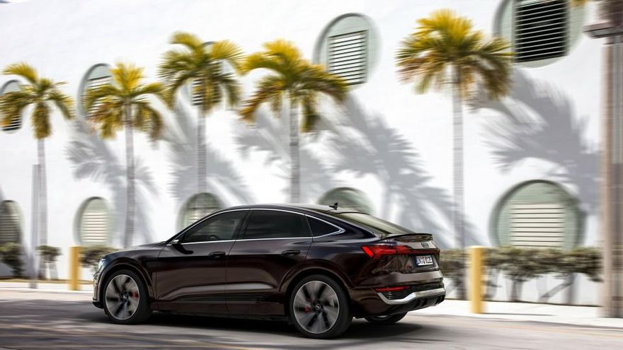 En cuestión aerodinámica, el Q8 e-tron rebaja su Cx de 0,26 a 0,24 en su versión Sportback y de 0,28 a 0,27 en la normal.