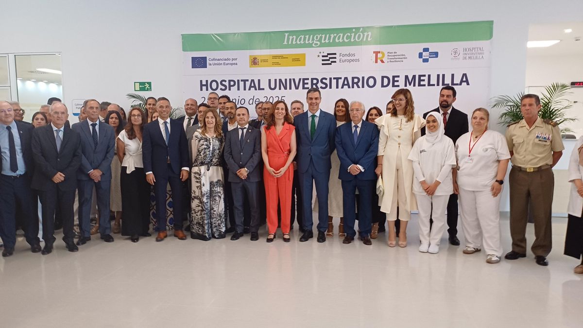 Pedro Sánchez y Mónica García, este lunes en Melilla