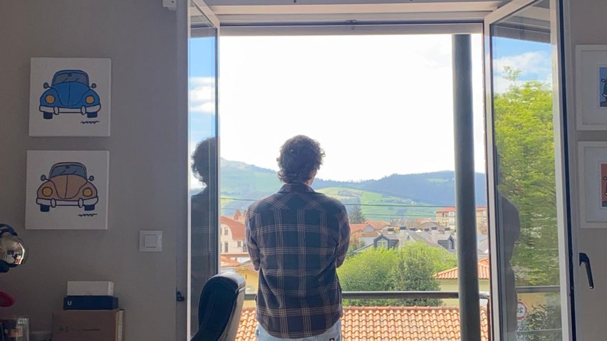 Martín, el niño sin domingos ni recreos: "Con diez años me encerraba en mi habitación e intentaba dejar de respirar"