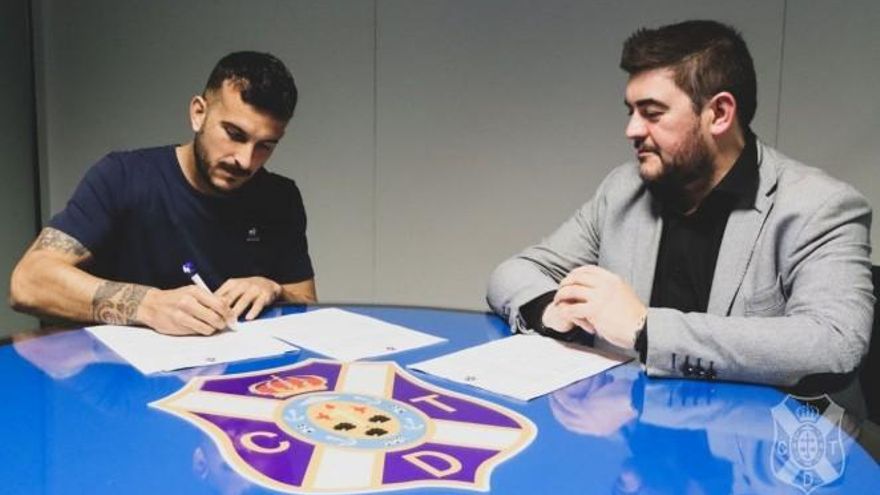 Elady Zorrilla prolonga su vinculación con el CD Tenerife