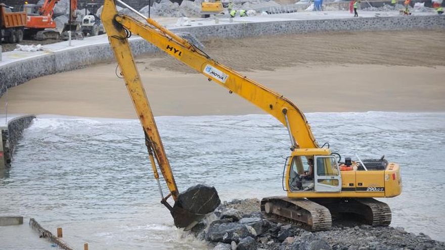 Denuncian la grave afección ambiental que acarreará la finalización del dique del puerto de Mutriku