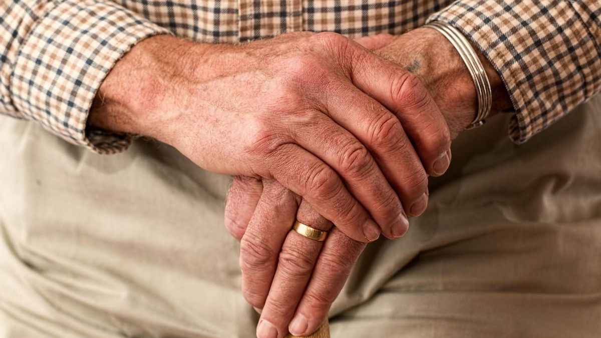 Valdecilla e IDIVAL desarrollarán un estudio para identificar marcadores para el diagnostico precoz del Parkinson