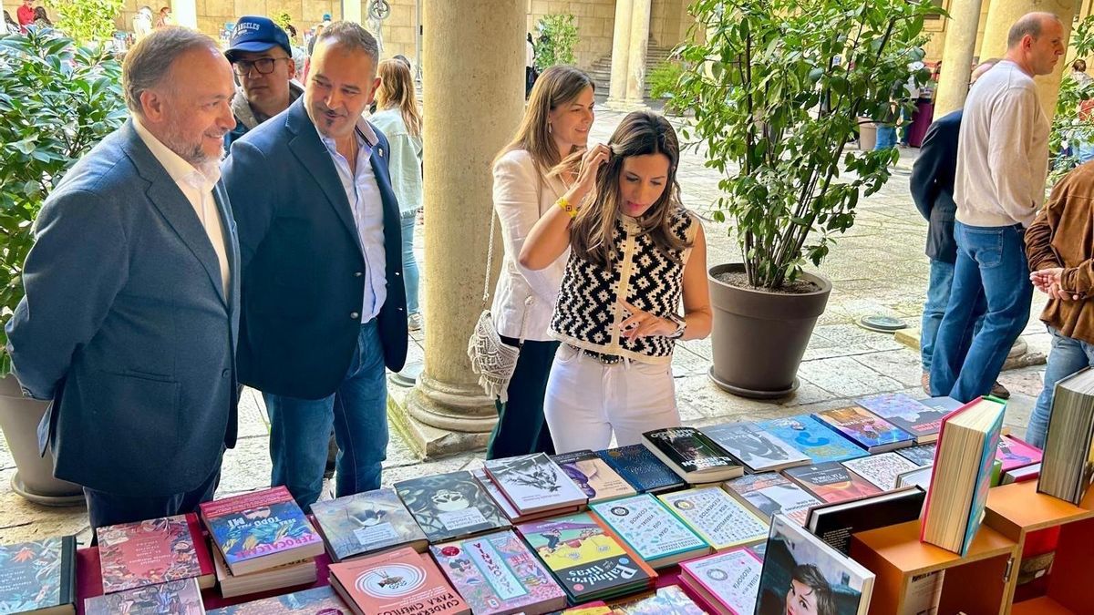 La Diputación de León anuncia que pondrá el nombre de la escritora Elena Santiago a un nuevo premio literario