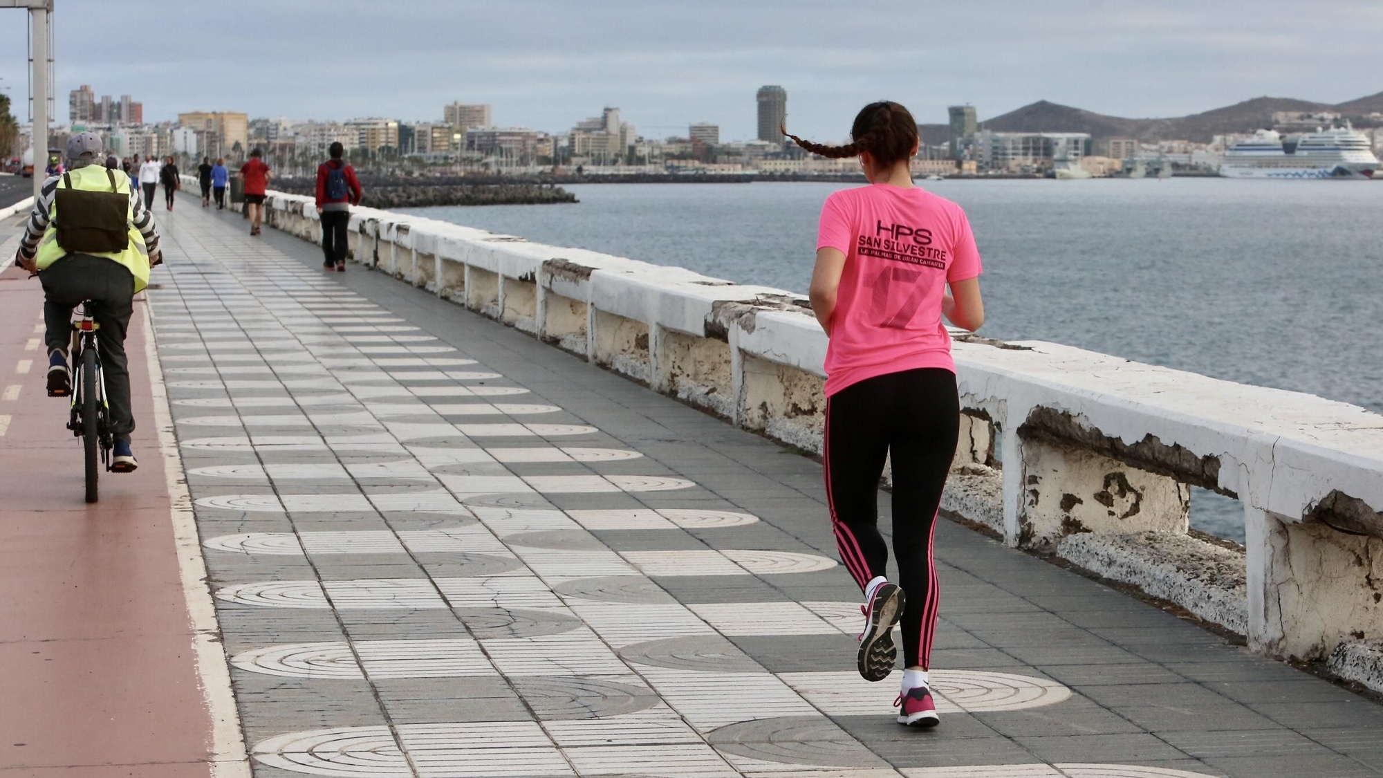 Primer día de alivio del confinamiento en Las Palmas de Gran Canaria. (Alejandro Ramos)
