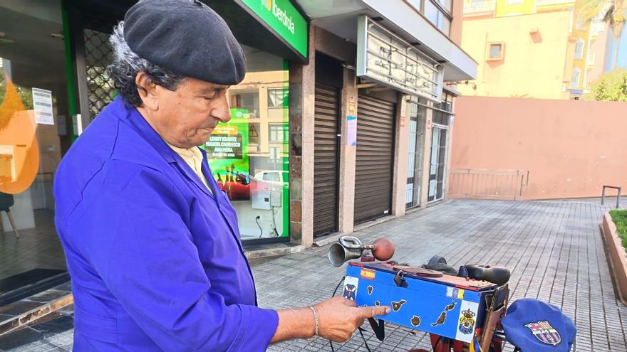 Hilario lleva ya a las Islas en su corazón, las recorre para trabajar junto a su pareja y las ha incorporado a su bici