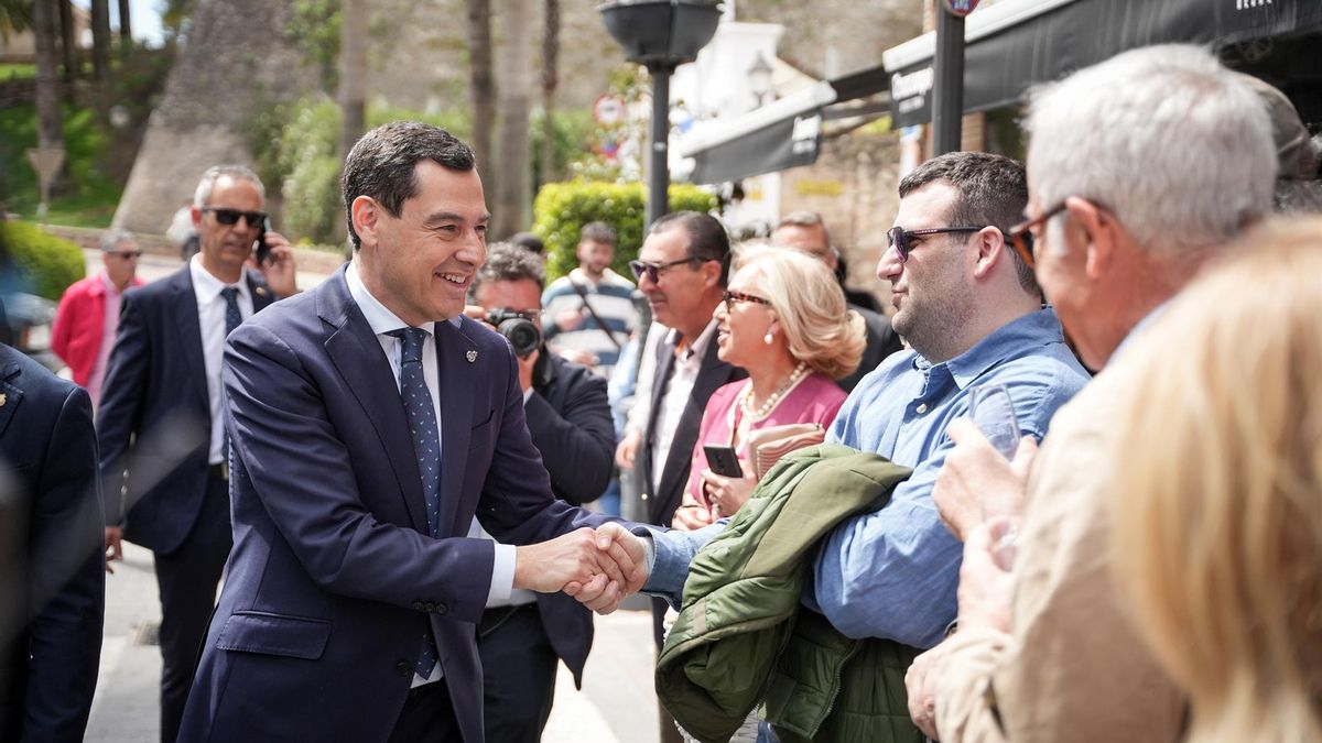 El presidente de la Junta de Andalucía, Juanma Moreno, durante la visita institucional al municipio de Cabra. A 02 de abril de en Cabra (Córdoba)
- María José López - Europa Press