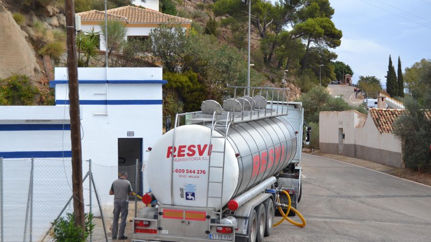El municipio malagueño que multa a los vecinos derrochadores: “No puede ser que no salga agua porque alguien tiene un vergel”