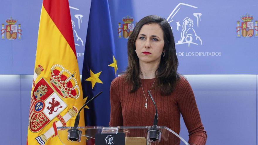 La líder de Unidas Podemos, Ione Belarra durante una rueda de prensa tras la reunión de la Junta de Portavoces del Congreso de los Diputados este martes. EFE/ Zipi