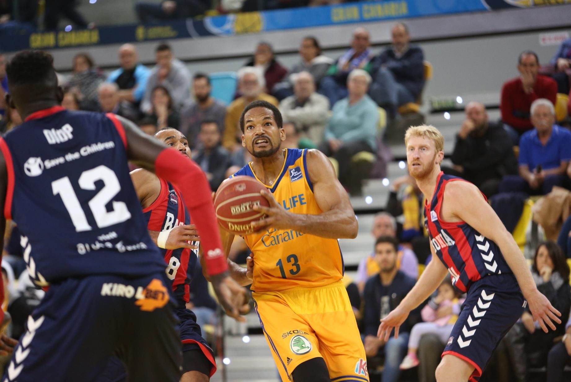 Imágenes del encuentro entre el Herbalife Gran Canaria y el Saski Baskonia. Alejandro Ramos.