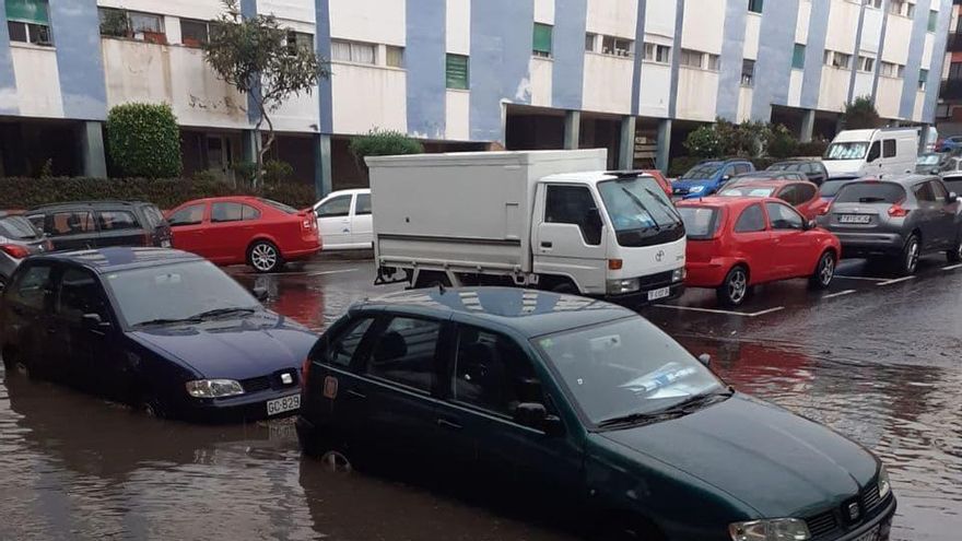 Calle anegada por las lluvias en el barrio lagunero de San Benito