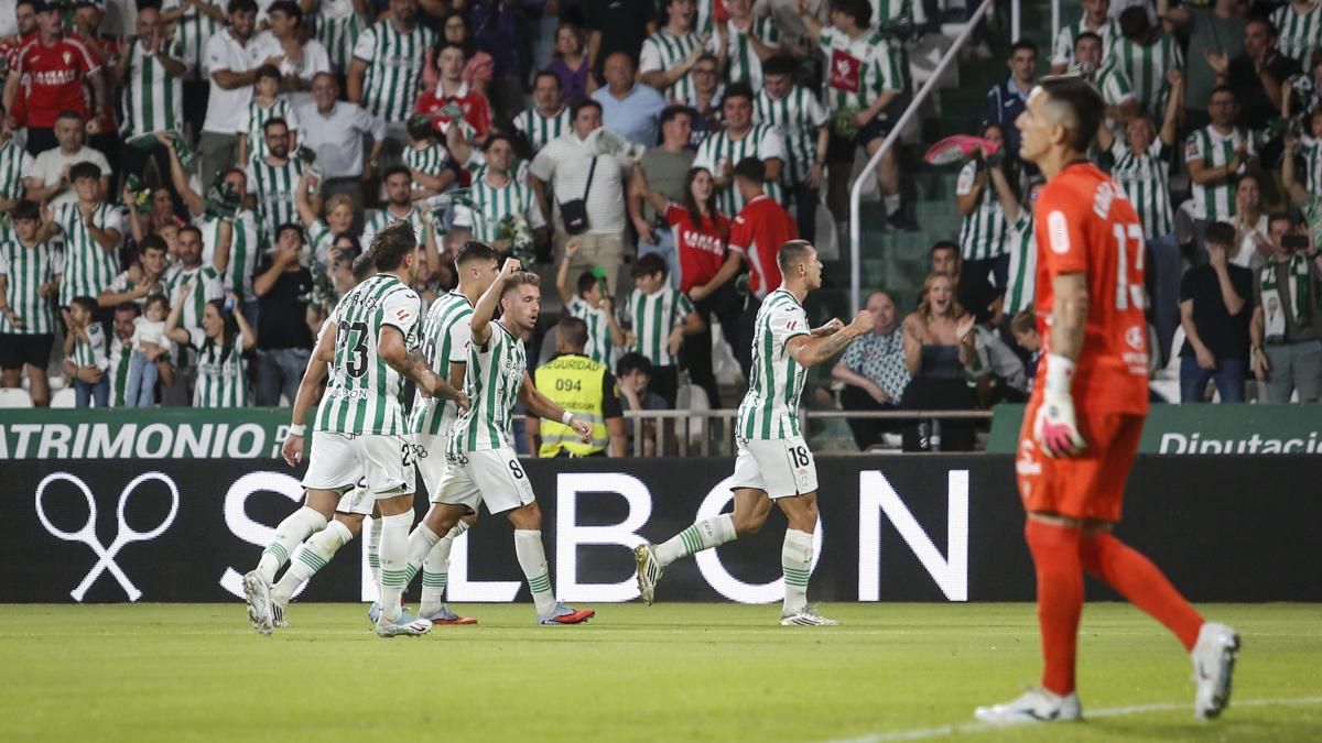 Jugadores del Córdoba CF celebran un gol en El Arcángel