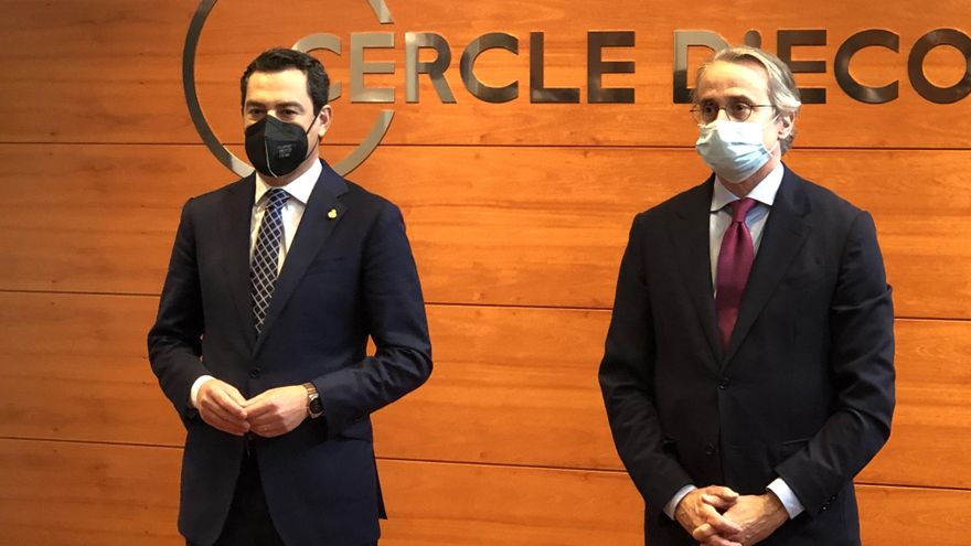 El presidente de la Junta de Andalucía, Juanma Moreno, y el presidente del Cercle d'Economia, Xavier Faus, este viernes en Barcelona.