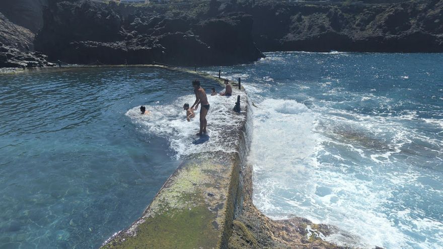 Un hombre de 60 años fallece tras ser arrastrado por una ola en Santiago del Teide