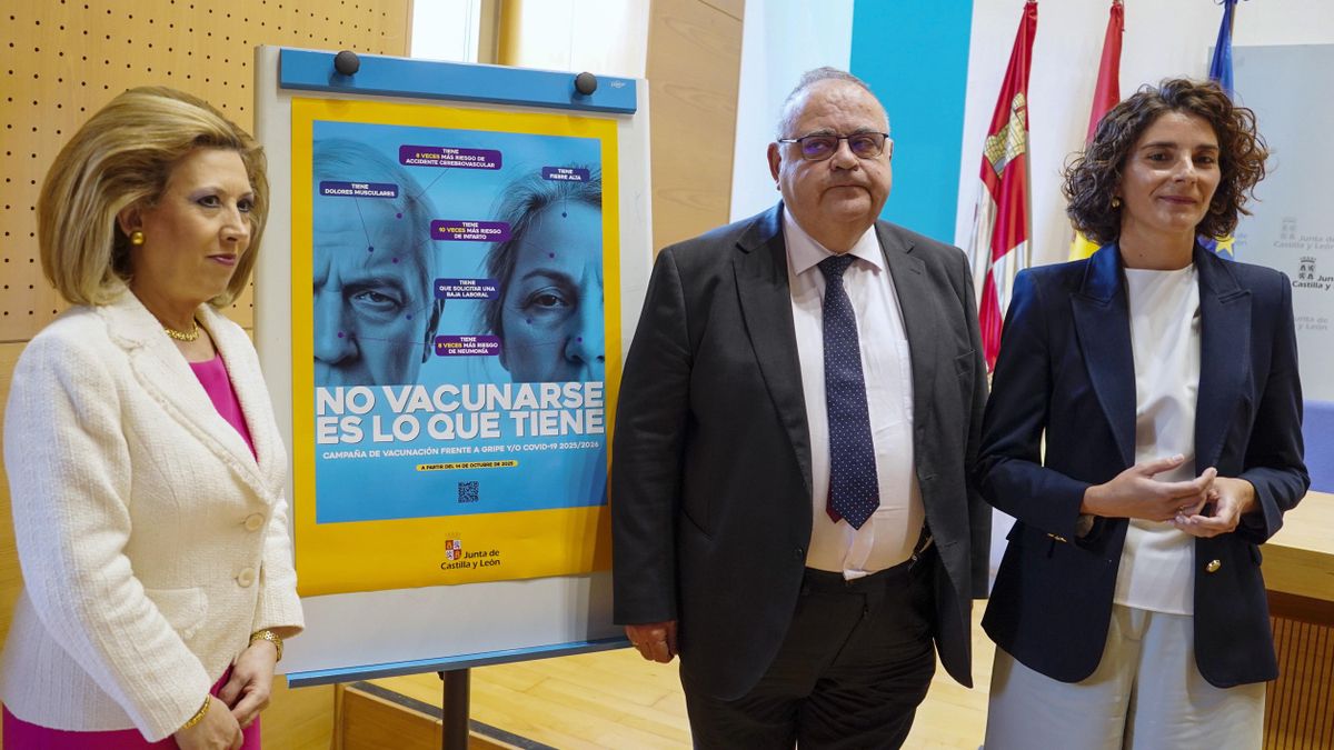 El consejero de Sanidad, Alejandro Vázquez Ramos, presenta la campaña de vacunación de la gripe, la COVID-19 y el VRS.