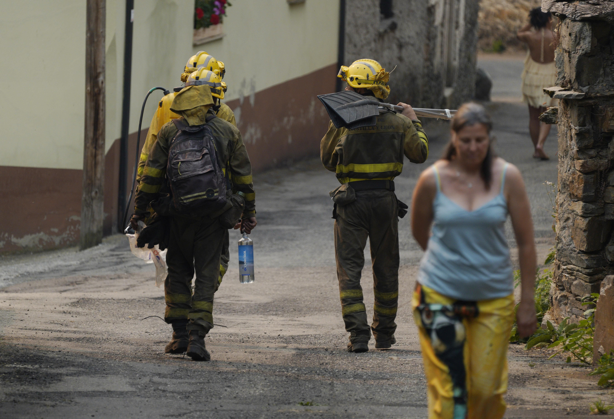 Brigadas de la Junta de Castilla y León en Salientes.