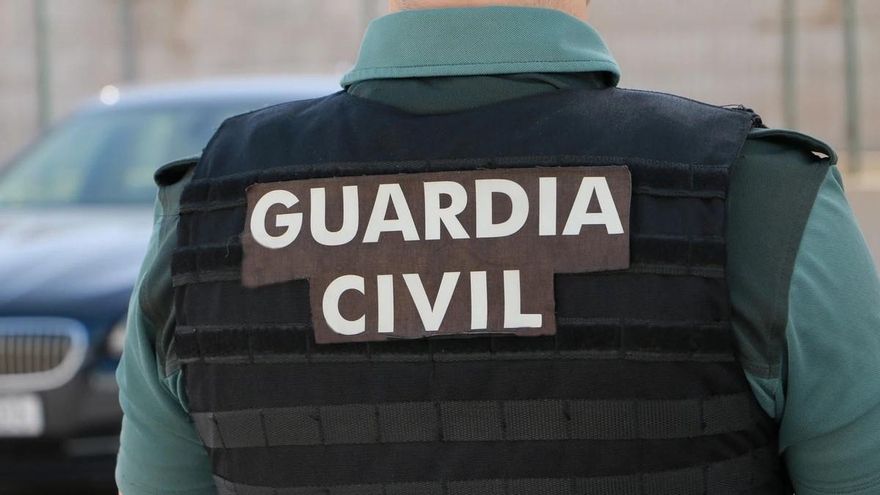 La Guardia Civil de Asturias detiene a un hombre que hirió a otro al dispararle con un arma desde una ventana