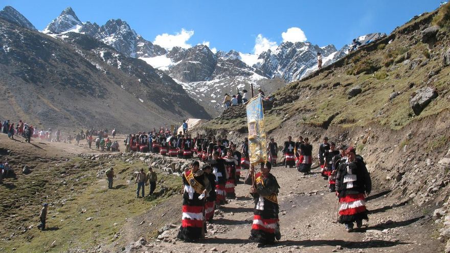 Ceremonia de  peregrinación del Señor de Qoyllurit’i, en Perú.