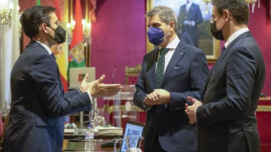 Luis Salvador compromete su apoyo al PSOE de Granada más allá de la investidura del nuevo alcalde