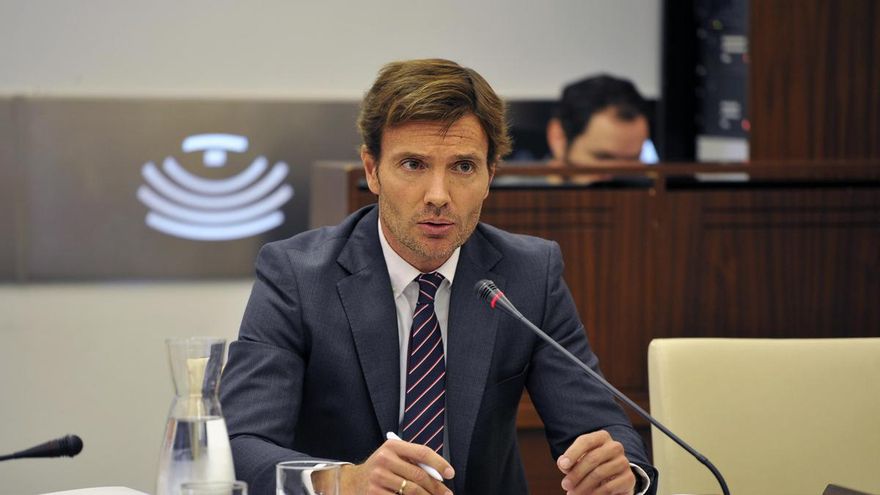 El Gobierno de Guardiola modifica la plantilla de Educación para subir la categoría de la hermana del 'número dos' de la consejería