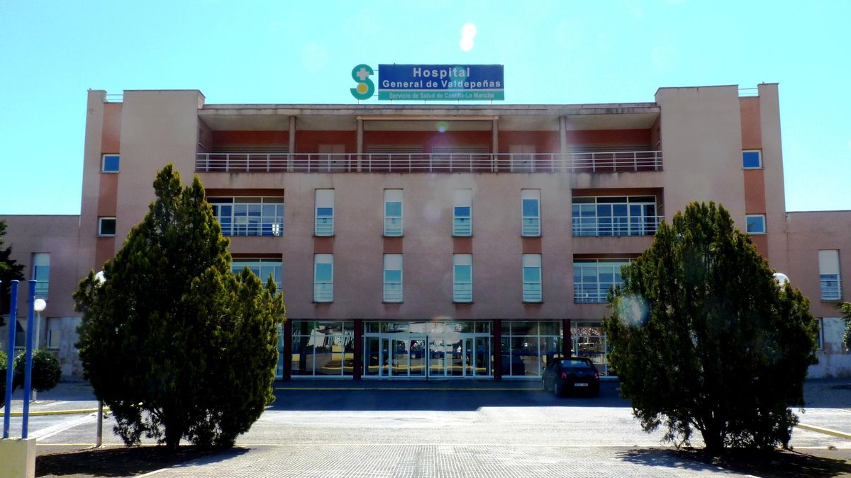 Herido un trabajador de 54 años tras inhalar humo en el incendio de una máquina industrial en Valdepeñas