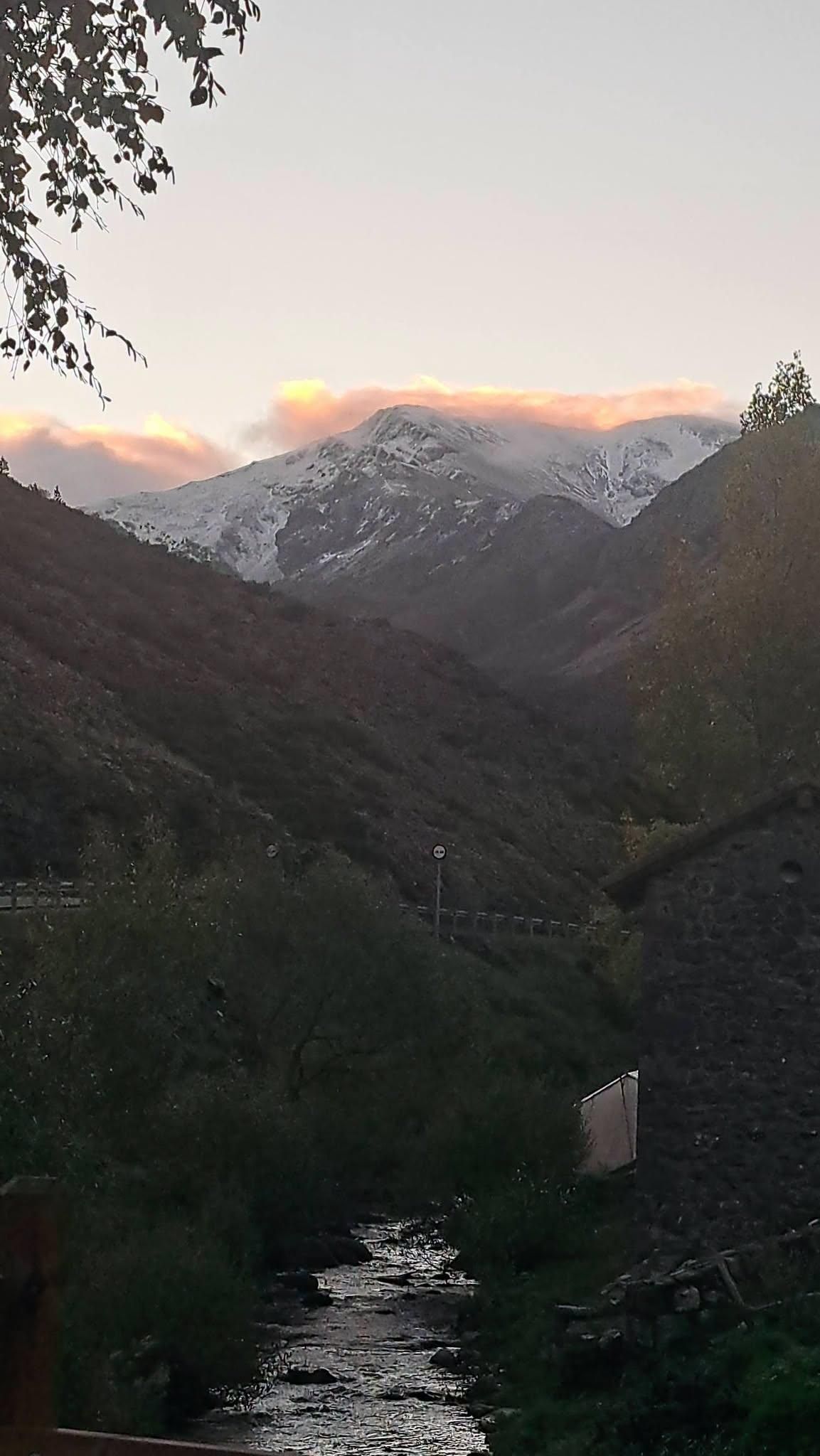 Así es como llegó la primera nevada y la Montaña Oriental de León abrió de par en par la ventana del frío