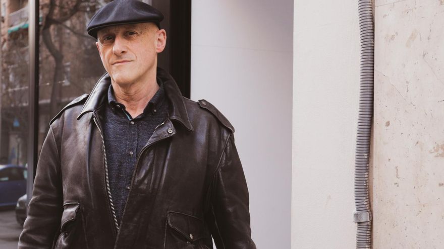 Jorge de Ilegales en Madrid 2022 a la salida del estudio de Carne Cruda