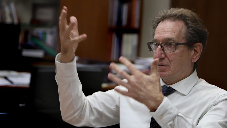 El conseller de Sanidad, Miguel Mínguez.