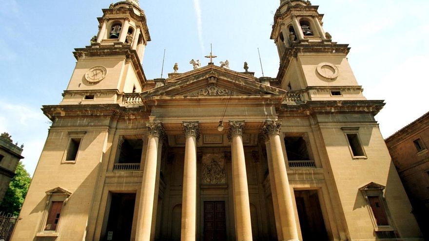 La Iglesia cede 13 viviendas para el alquiler social en Navarra a cambio de apoyo para rehabilitar su patrimonio