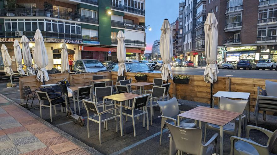 León blinda para siempre las 'terrazas covid' en las carreteras, al contrario que Valladolid, Burgos, Segovia o Salamanca