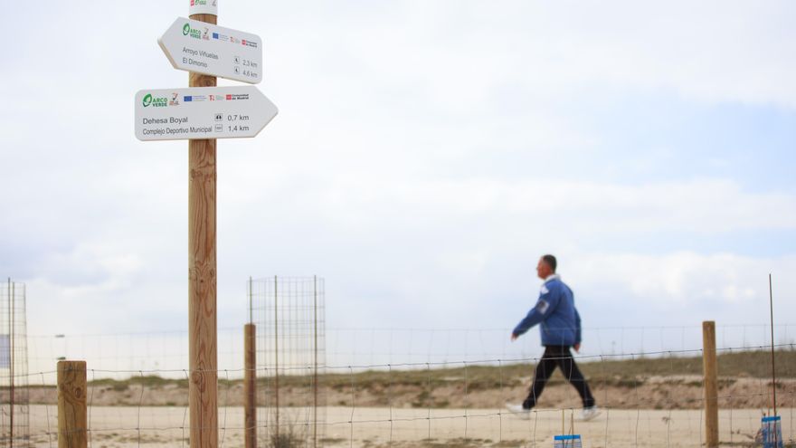 Cerro del Baile, entre dos parajes de alto valor paisajístico