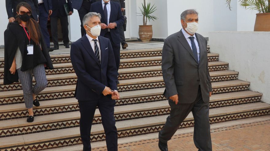 Marlaska descarta las derivaciones de inmigrantes desde Canarias hacia la Península