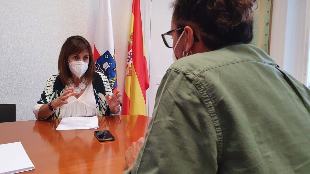 La consejera de Empleo y Políticas Sociales de Cantabria durante la entrevista con elDiario.es.